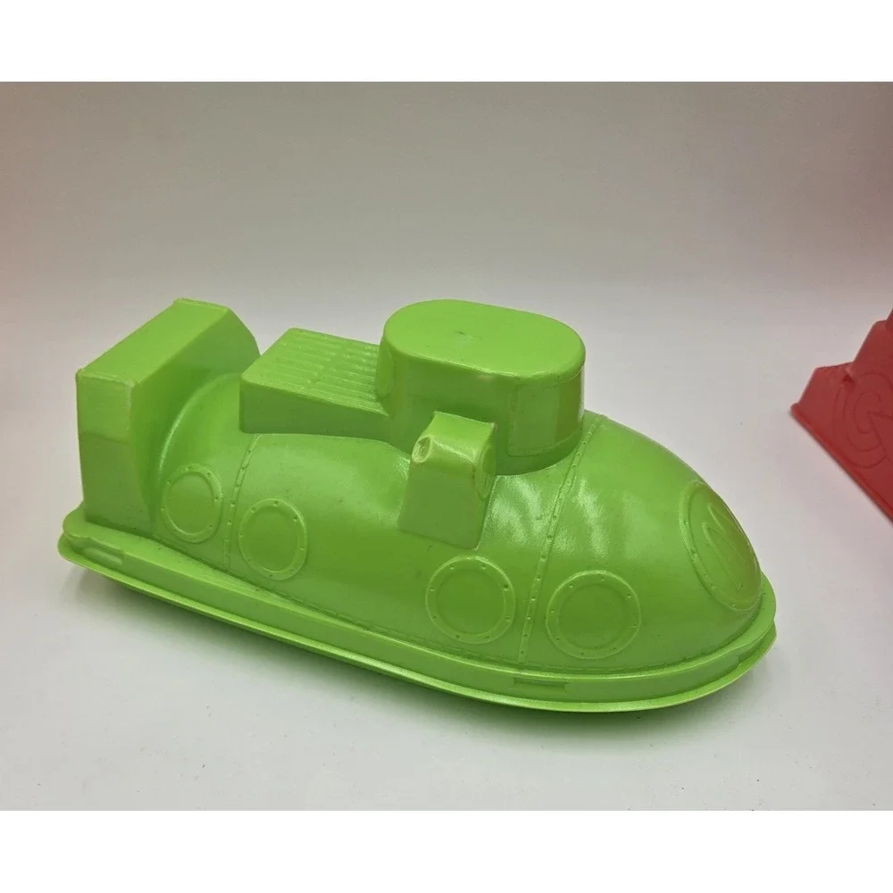 READ RARE  '82 '83 McDonald's Space Ship Caboose Sub Train Plastic Discoloration